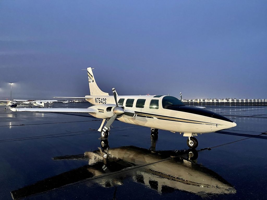 Piper Aerostar 600 piston private aircraft for Boca Raton jet charter
