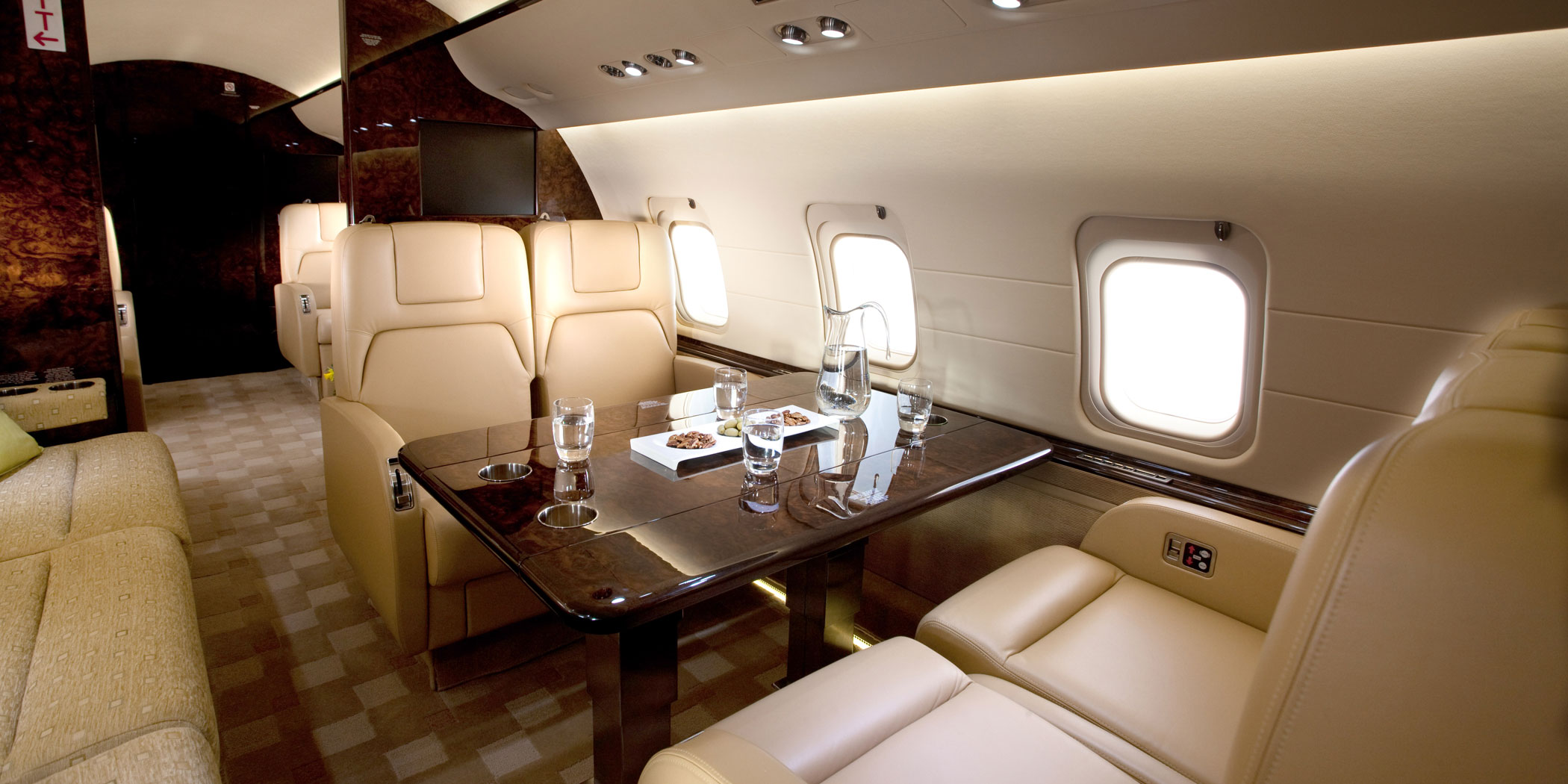Challenger 850 exterior for Boca Raton jet charter