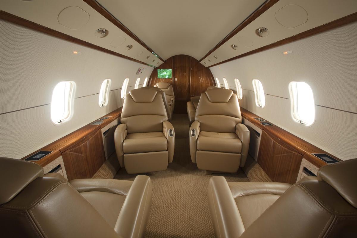 Challenger 300 cabin interior for Boca Raton charter